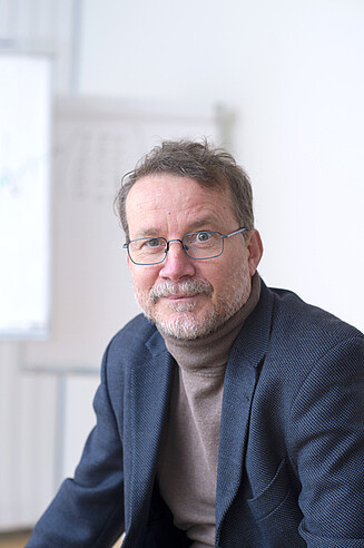csm_max-planck-institut-pictures-director-prof-axel-boersch-supan-ph-d-portrait-II_09f658f6d8 csm_max-planck-institut-pictures-director-prof-axel-boersch-supan-ph-d-portrait-II_09f658f6d8
