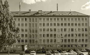 In diesem Gebäude in der Münchner Akademiestraße verbrachte das Institut seine ersten Jahre. In diesem Gebäude in der Münchner Akademiestraße verbrachte das Institut seine ersten Jahre.